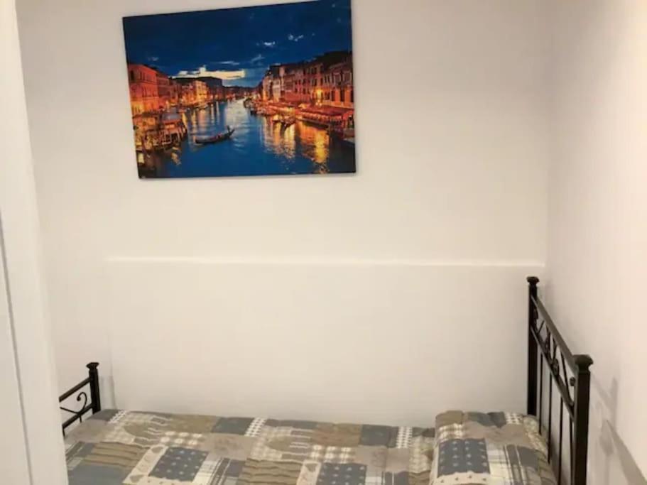 Apartment Close Guglie Bridge Венеція Екстер'єр фото